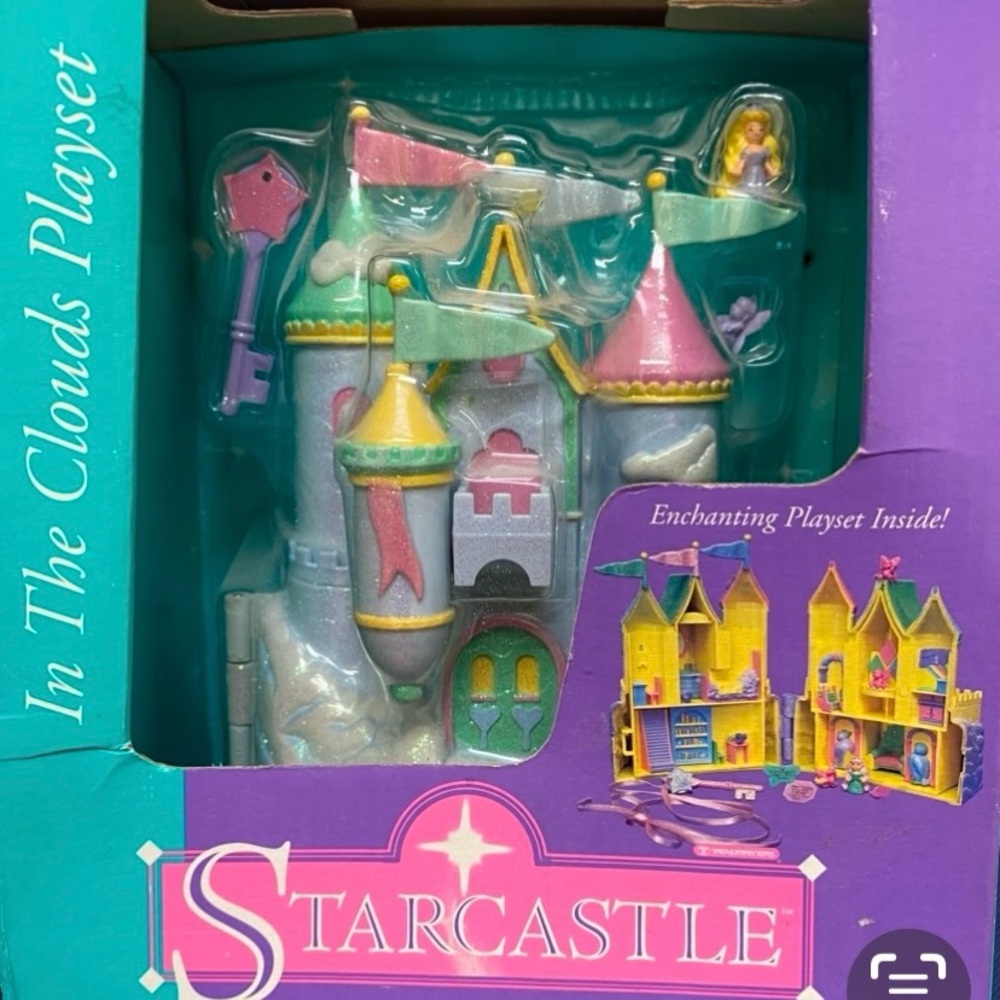“Starcastle” In The Clouds Castle. Never been open nor played with. (New 1995)